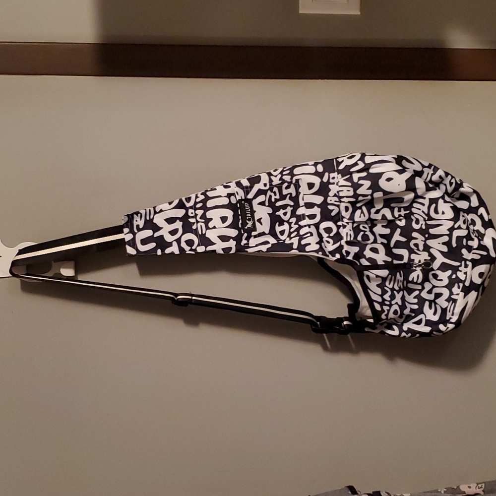 Pet carrier/sling